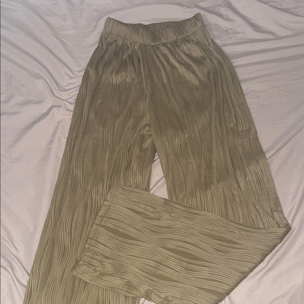 Chic Women's Tan Trousers